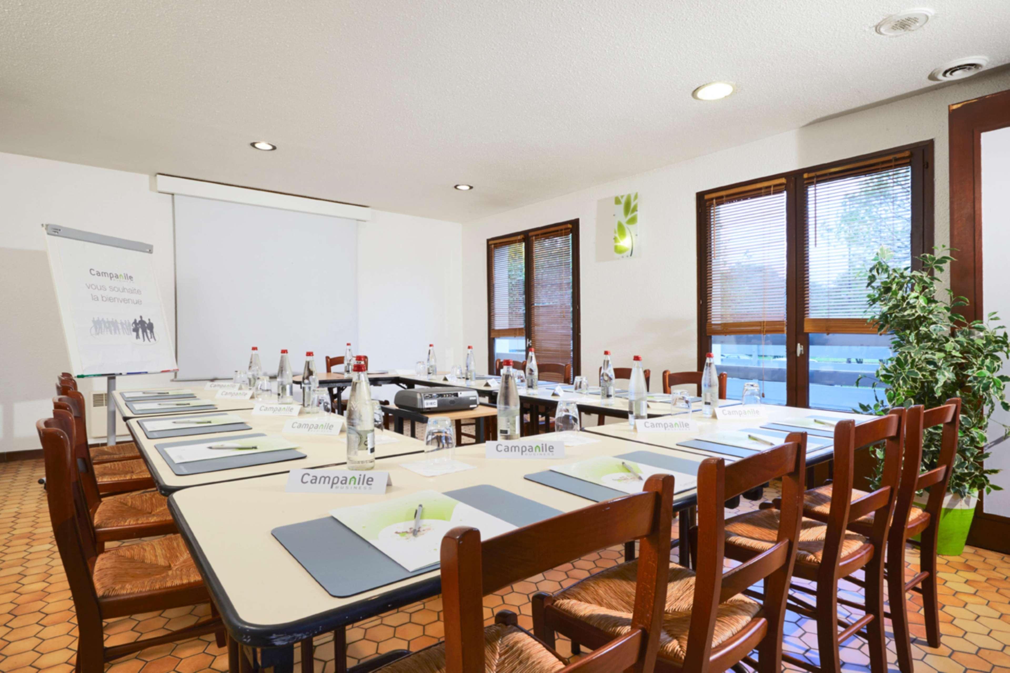 Готель Campanile Metz Est Technopole - Restaurant Екстер'єр фото