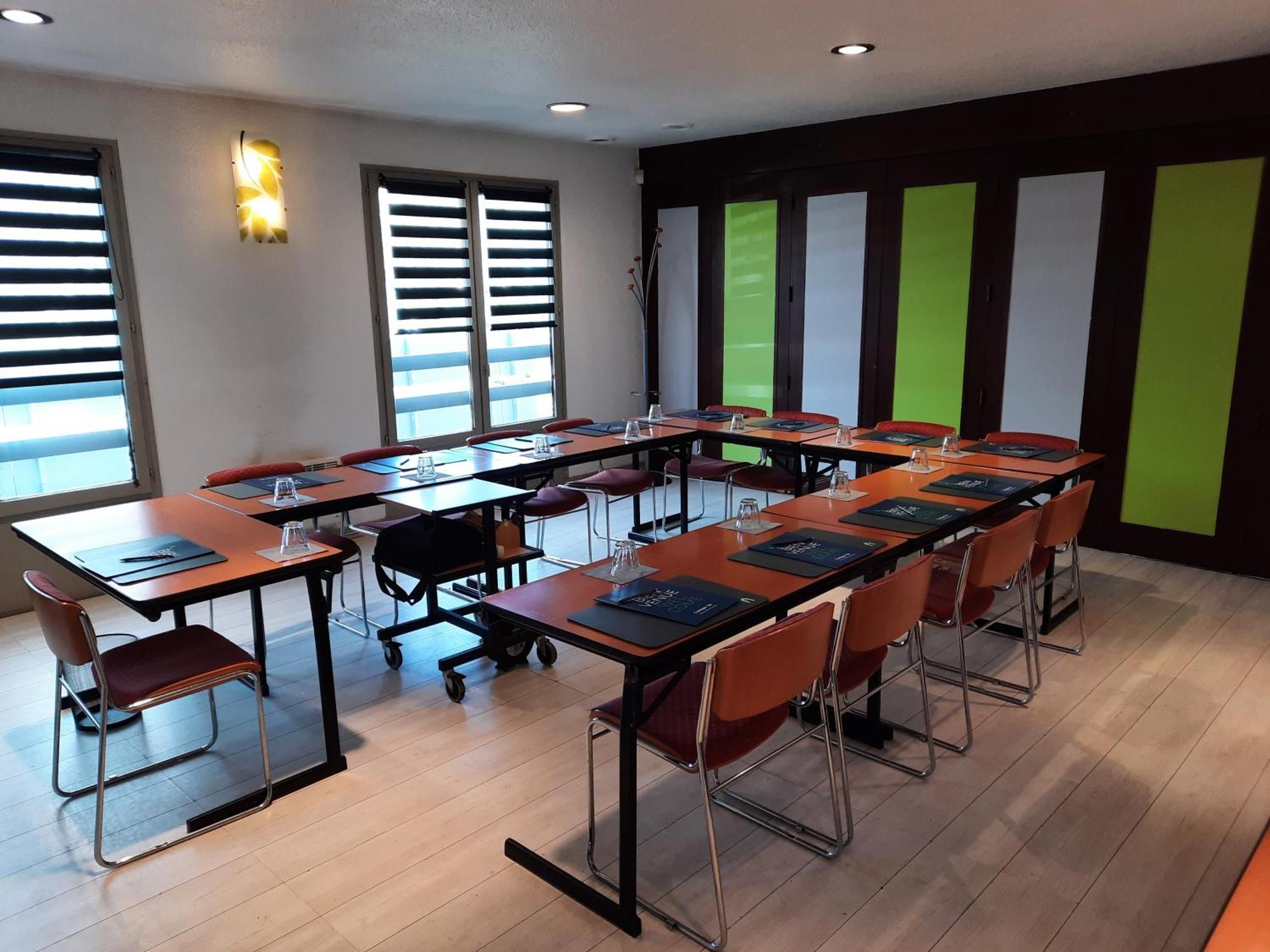 Готель Campanile Metz Est Technopole - Restaurant Екстер'єр фото